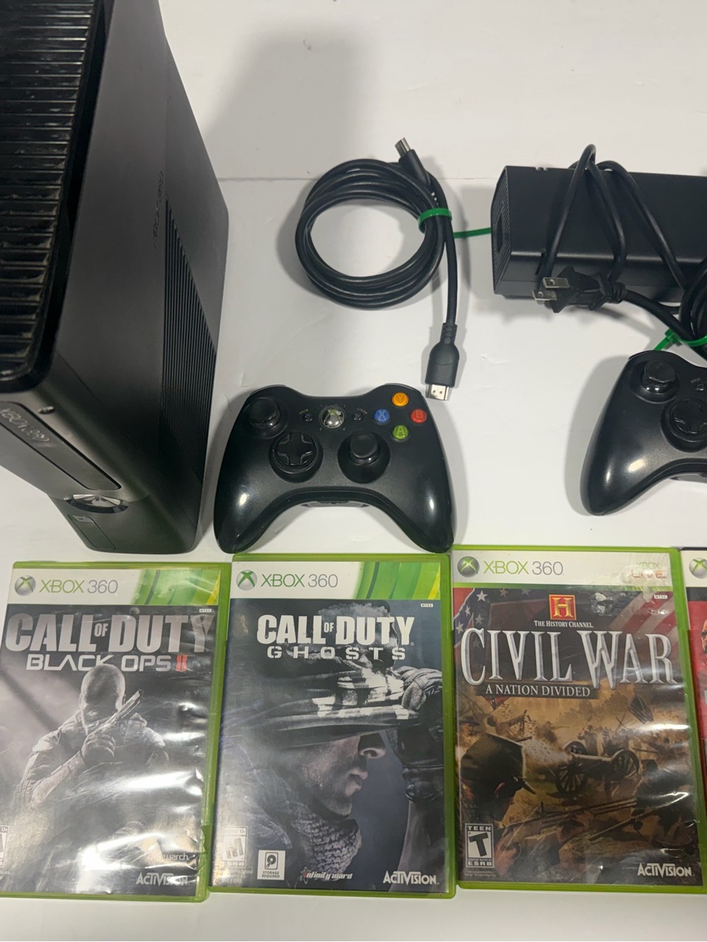 Microsoft Xbox 360 s console model 1439 Tested +2 Controllers + 4 Games